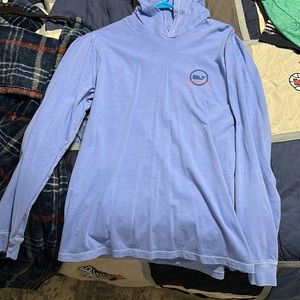 Men’s Vineyard vines medium long sleeve shirt. With hoodie, great condition.